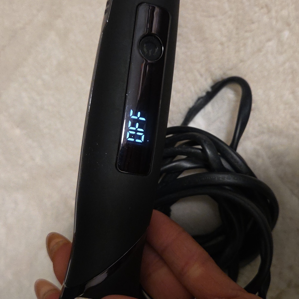 Kristin Ess Hair Nano Black 1" Pivoting Curling Wand - Picture 4 of 9